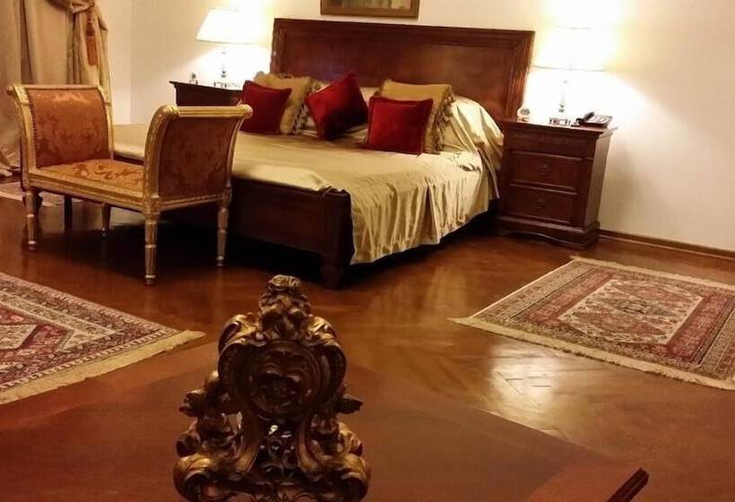 اتاق لوکس, Grand Boutique