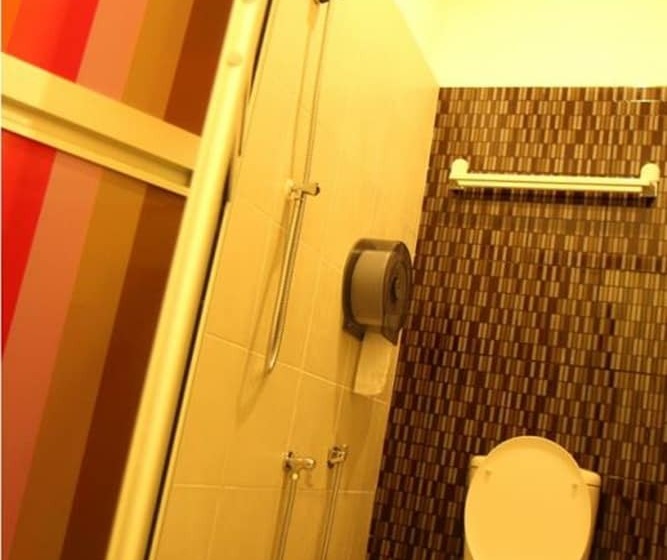 חדר סטנדרד יחיד חדר אמבטיה משותף, Guest Inn Muntri