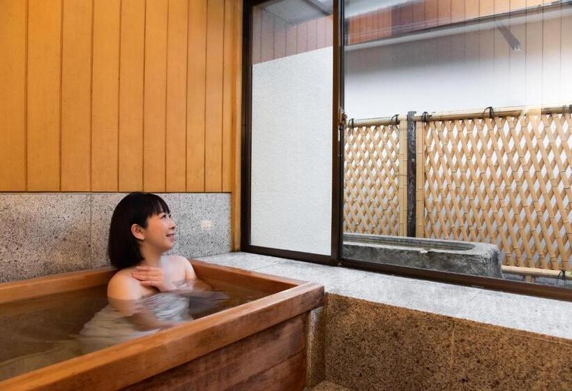 Quarto superior vista jardim, Hagoromo