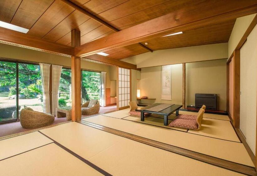 Quarto superior vista jardim, Hagoromo