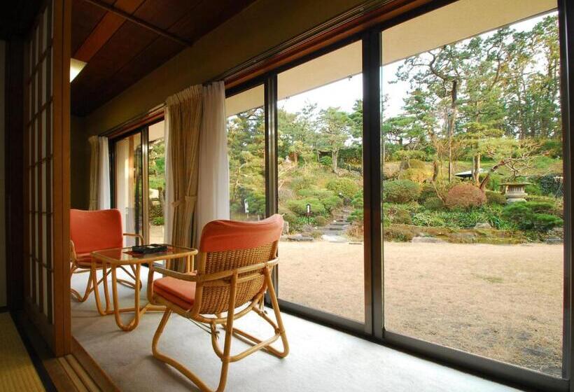 Quarto superior vista jardim, Hagoromo