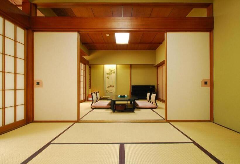 Quarto superior vista jardim, Hagoromo