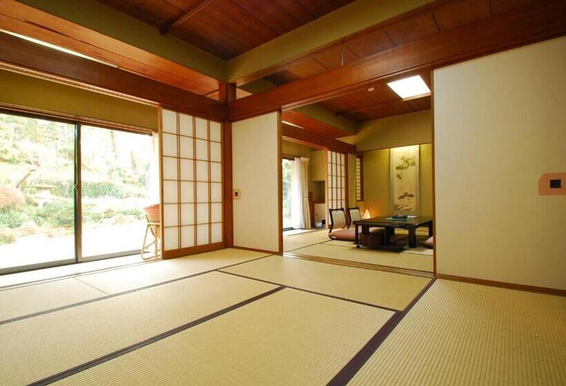 Quarto superior vista jardim, Hagoromo