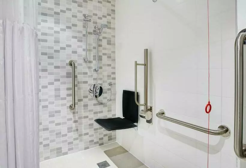 اتاق استاندارد برای معلولان, Hampton by Hilton Glasgow Central