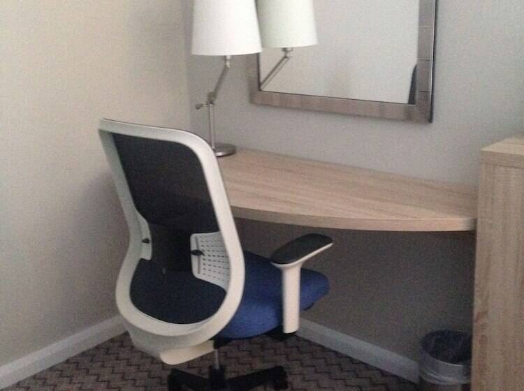 Номер Стандарт, Hampton by Hilton Glasgow Central