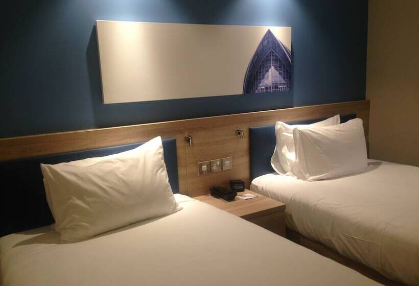 Номер Стандарт, Hampton by Hilton Glasgow Central