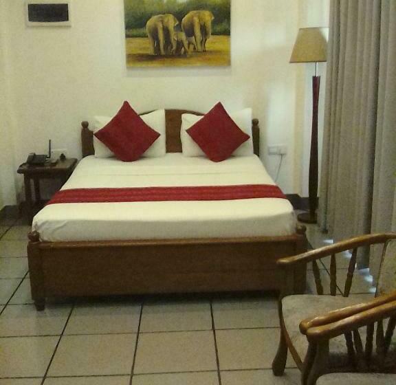 Deluxe Zimmer, Heaven Seven Kandy