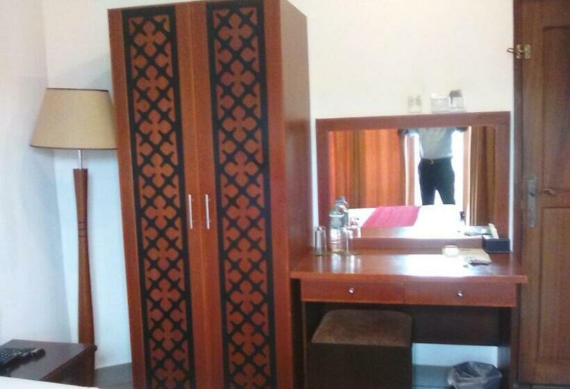 Deluxe Zimmer, Heaven Seven Kandy