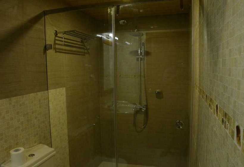 Deluxe Zimmer, Heaven Seven Kandy