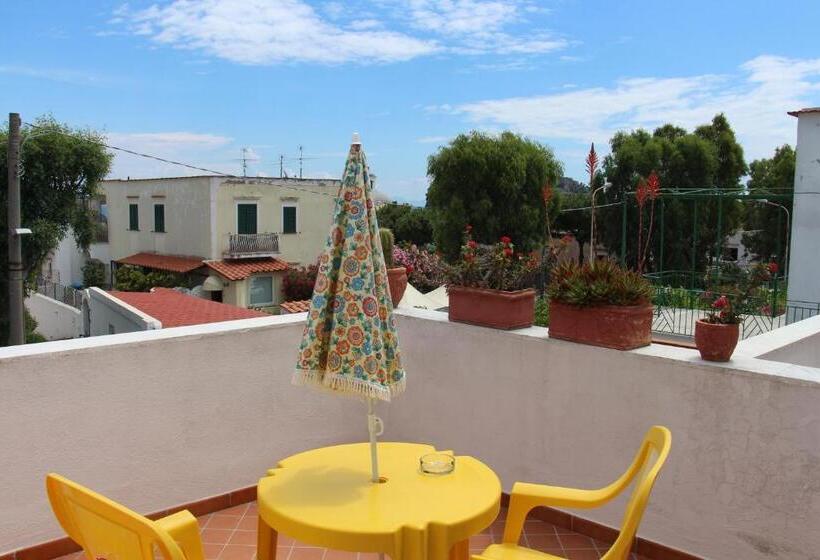 Comfort room with balcony, Villa Cecilia