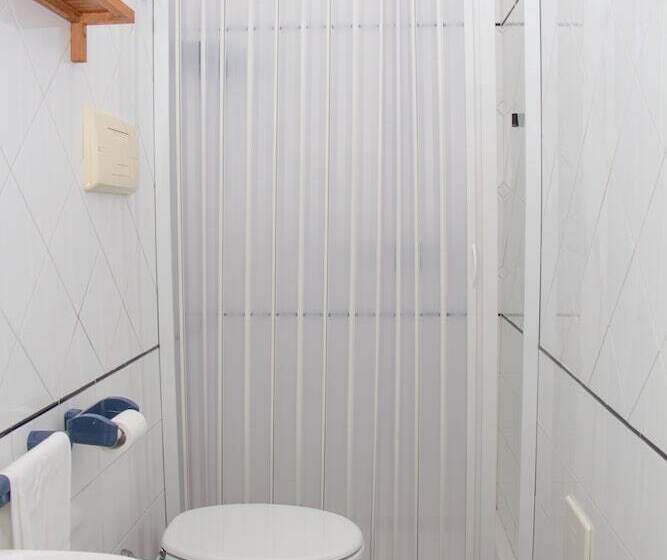 اتاق اکونومی, Villa Cecilia