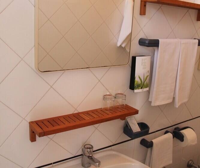 اتاق اکونومی, Villa Cecilia