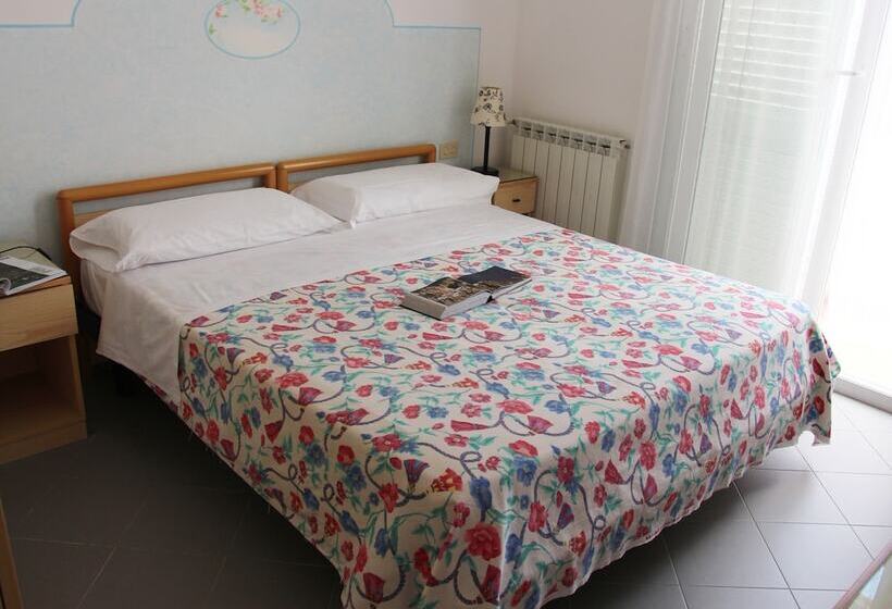 Comfort room with balcony, Villa Cecilia