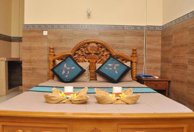 Camera Standard, Depa House