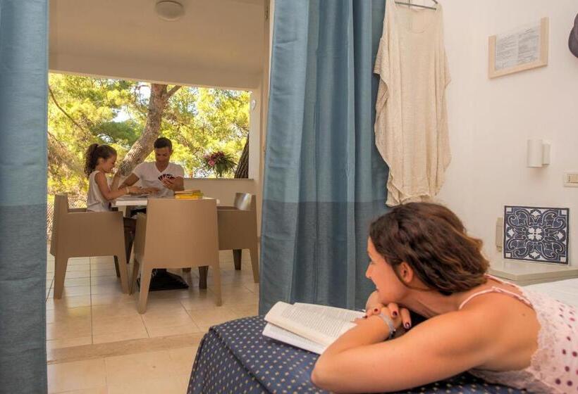 اتاق استاندارد با تخت بزرگ, Gattarella Family Resort Standard Half Board à Buffet