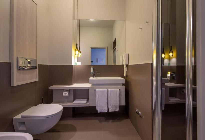 اتاق سه نفره دلوکس با چشمانداز دریا, Gattarella Family Resort Standard Half Board à Buffet