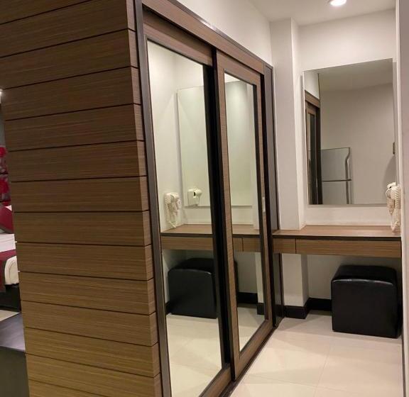 חדר סטנדרט לשלושה עם טרסה, Le Vernissage By Goad Avadhess Hospitality