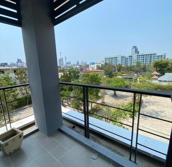 חדר סטנדרט לשלושה עם טרסה, Le Vernissage By Goad Avadhess Hospitality