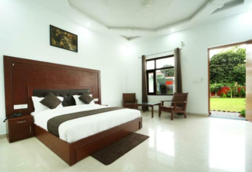 Номер Deluxe Кровать Кинг, Kuyal Corbett Resort