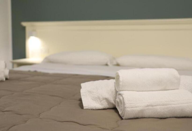 غرفة قياسية رباعية, B&b Allison Tropea