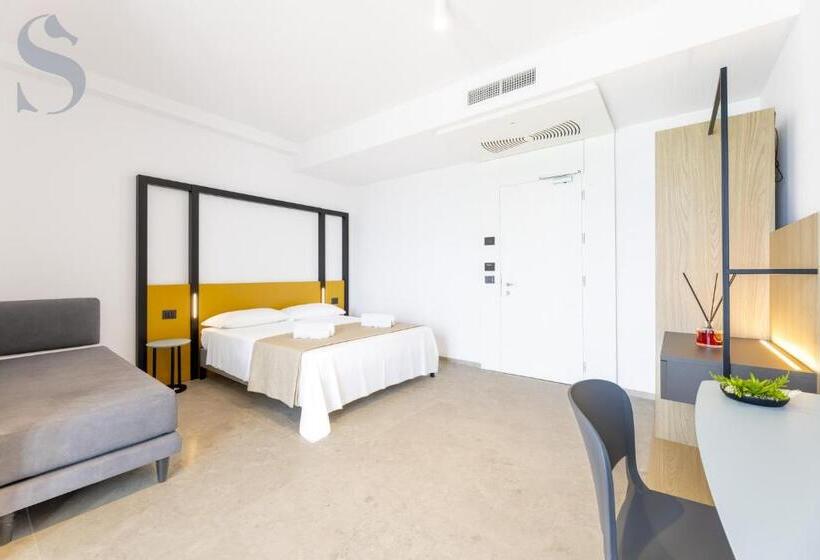 带海景的高档三人间, Sud Hotel Pulsano