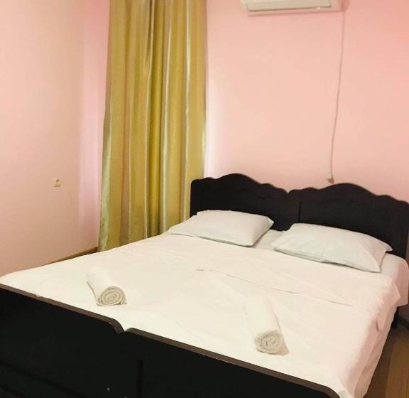 اتاق استاندارد با بالکن, Albatros Shekvetili