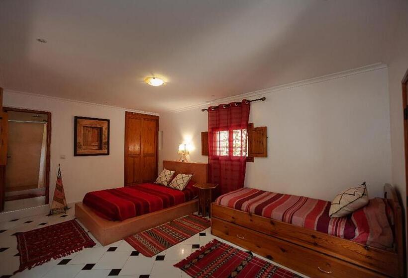 اتاق خانوادگی, Auberge Le Maquis