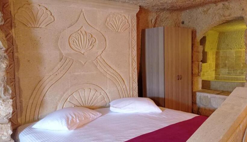 주니어 스위트, Junior Ottoman Cave