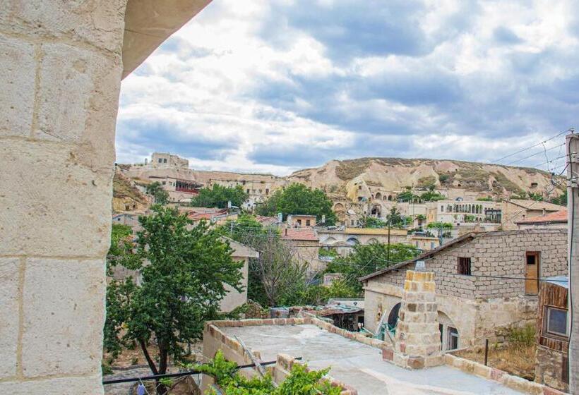Полулюкс Вид на Сад, Junior Ottoman Cave