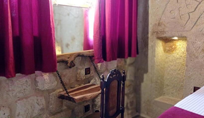 스탠다드 룸, Junior Ottoman Cave