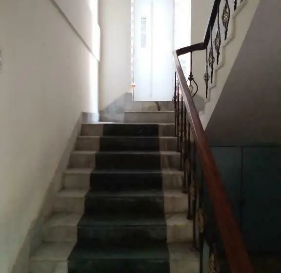 Economy Yhden Hengen Huone, Corporate Guest House