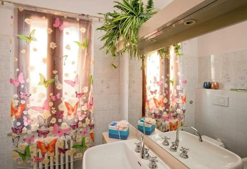 スタンダードルーム, B&b Via Della Grotta
