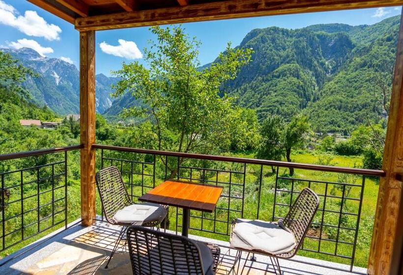 غرفة كومفورت ثلاثية, Gegest