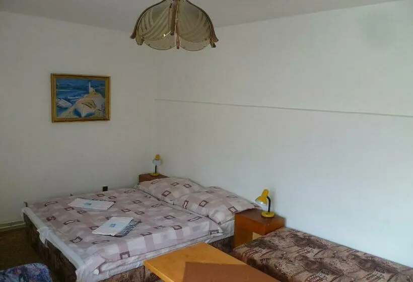 Chambre Triple Standard, Pension Migr