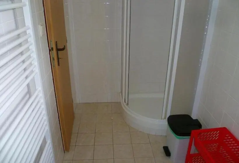 Chambre Quadruple Standard, Pension Migr