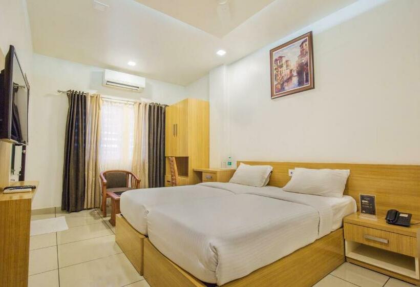 اتاق لوکس, Saas Residency