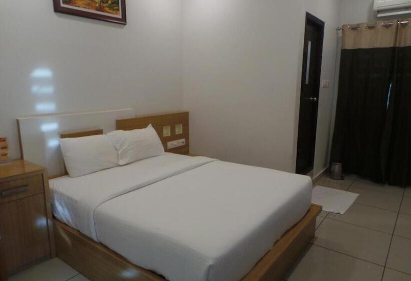 اتاق لوکس, Saas Residency