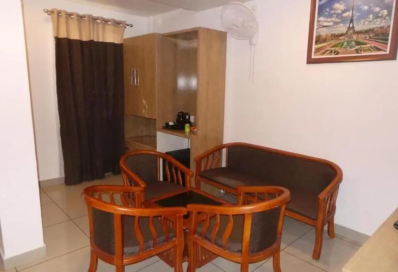 اتاق سوپریور, Saas Residency