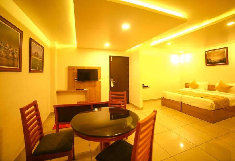 اتاق لوکس, Saas Residency