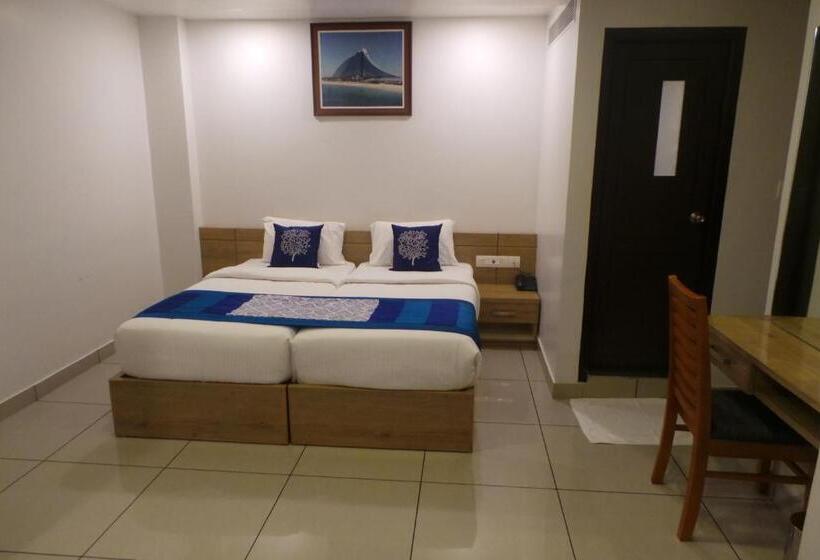 اتاق لوکس, Saas Residency