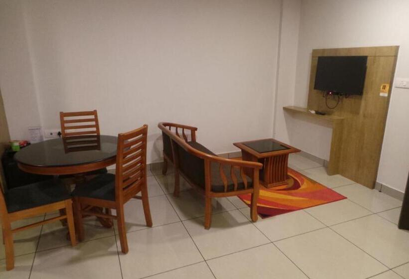 اتاق لوکس, Saas Residency