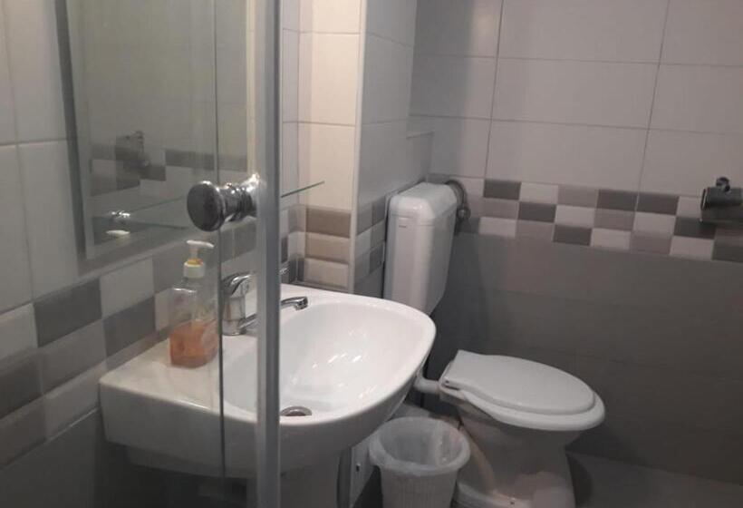 Camera Tripla Classica con Balcone, Pensiunea Smarald