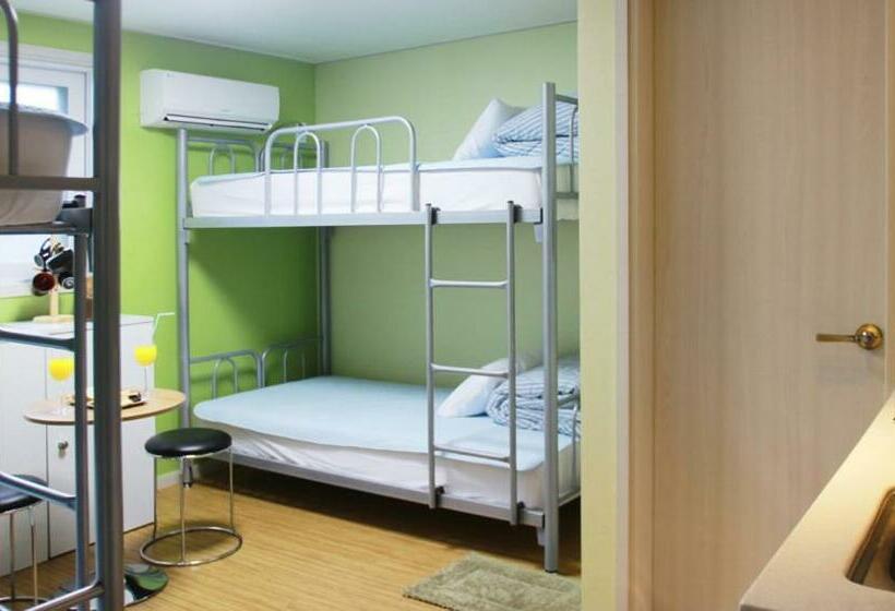 패밀리 룸, Bb Hongdae Hostel