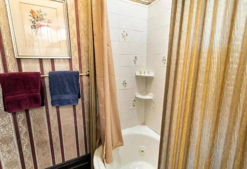 ハイドロマッサージバス付きスイート, South Broadway Manor B&b Near Fallingwater, Ohiopyle State Park, Hiking & Biking Trails Gap