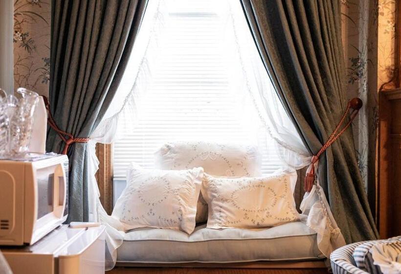 غرفة قياسية, South Broadway Manor B&b   Near Fallingwater, Ohiopyle State Park, Hiking & Biking Trails Gap