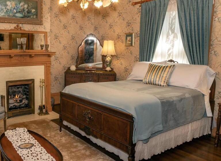 غرفة قياسية, South Broadway Manor B&b   Near Fallingwater, Ohiopyle State Park, Hiking & Biking Trails Gap