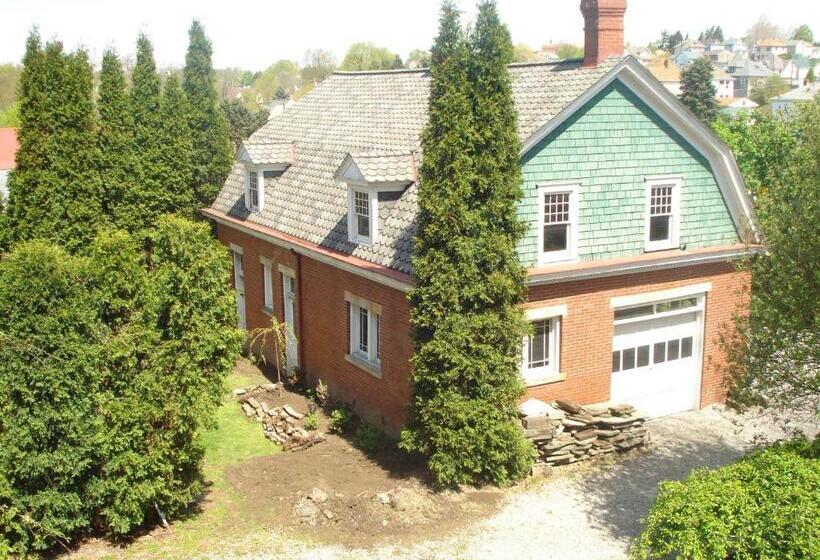 Апартаменты 1 Спальня Нижний Этаж, South Broadway Manor B&b   Near Fallingwater, Ohiopyle State Park, Hiking & Biking Trails Gap