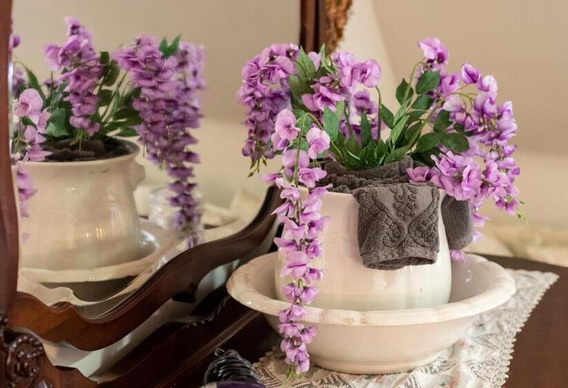 شقة 3 غرف, South Broadway Manor B&b   Near Fallingwater, Ohiopyle State Park, Hiking & Biking Trails Gap