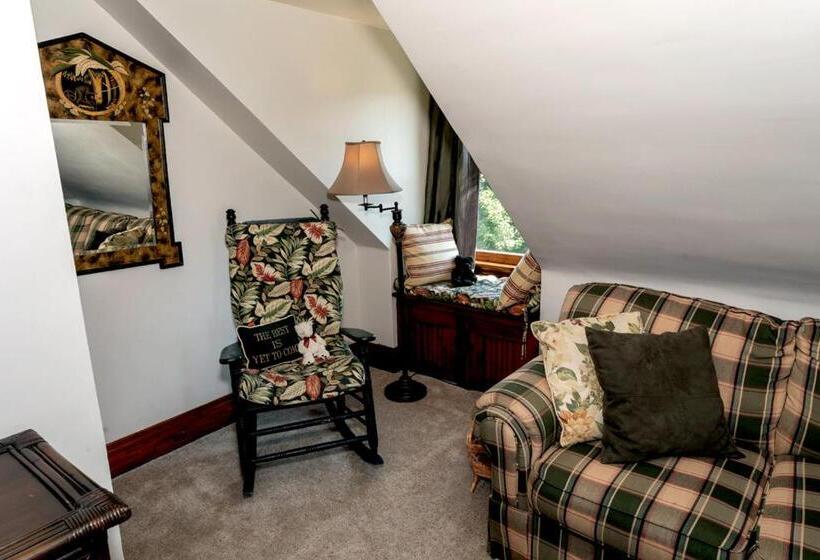 شقة 3 غرف, South Broadway Manor B&b   Near Fallingwater, Ohiopyle State Park, Hiking & Biking Trails Gap