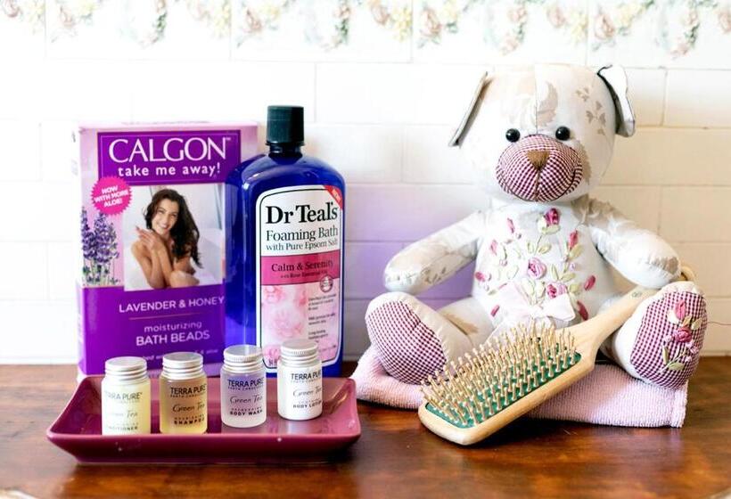 غرفة قياسية مزوَّدة بشُرفة, South Broadway Manor B&b   Near Fallingwater, Ohiopyle State Park, Hiking & Biking Trails Gap